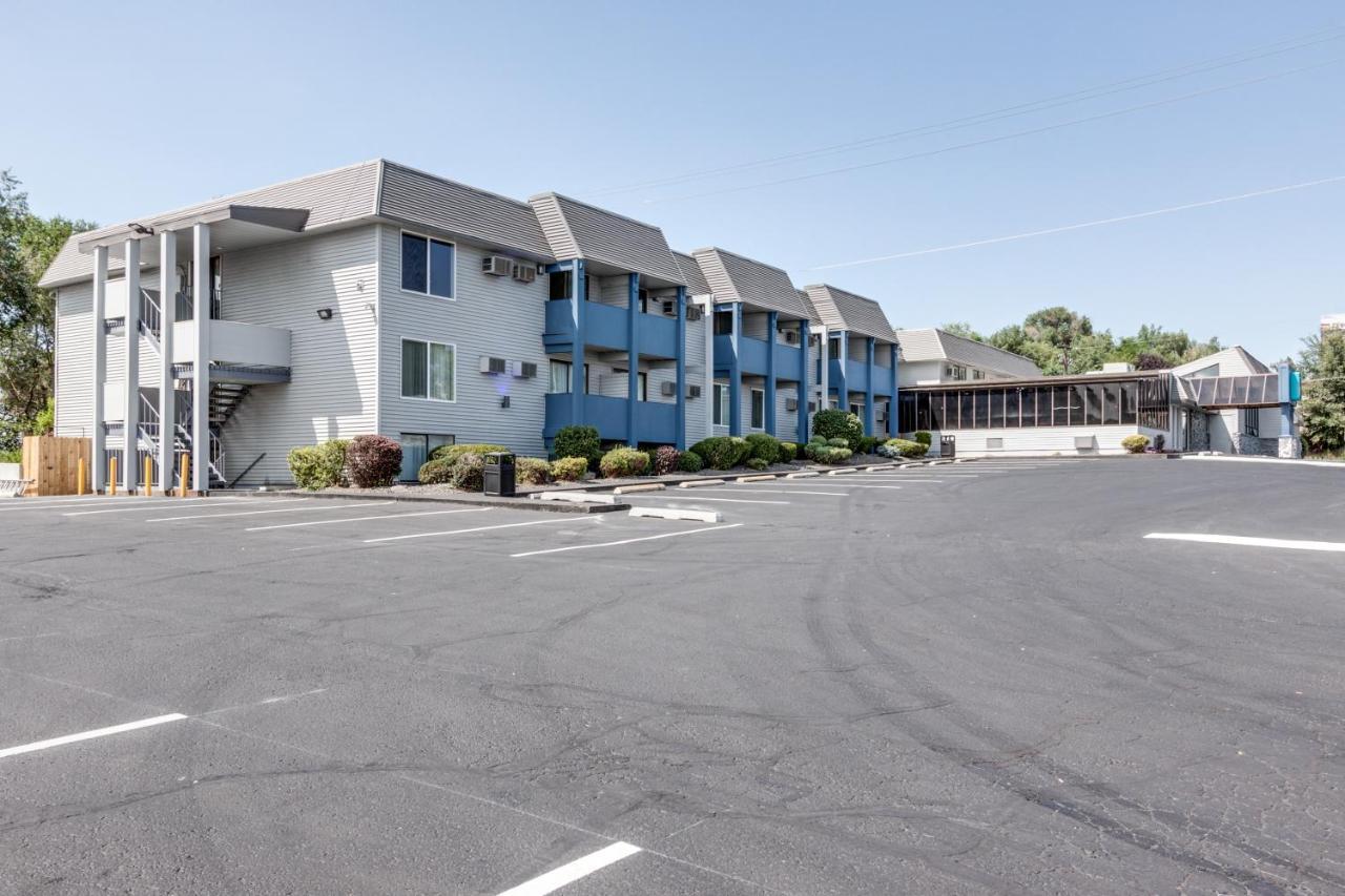Days Inn & Suites By Wyndham Spokane Exteriér fotografie
