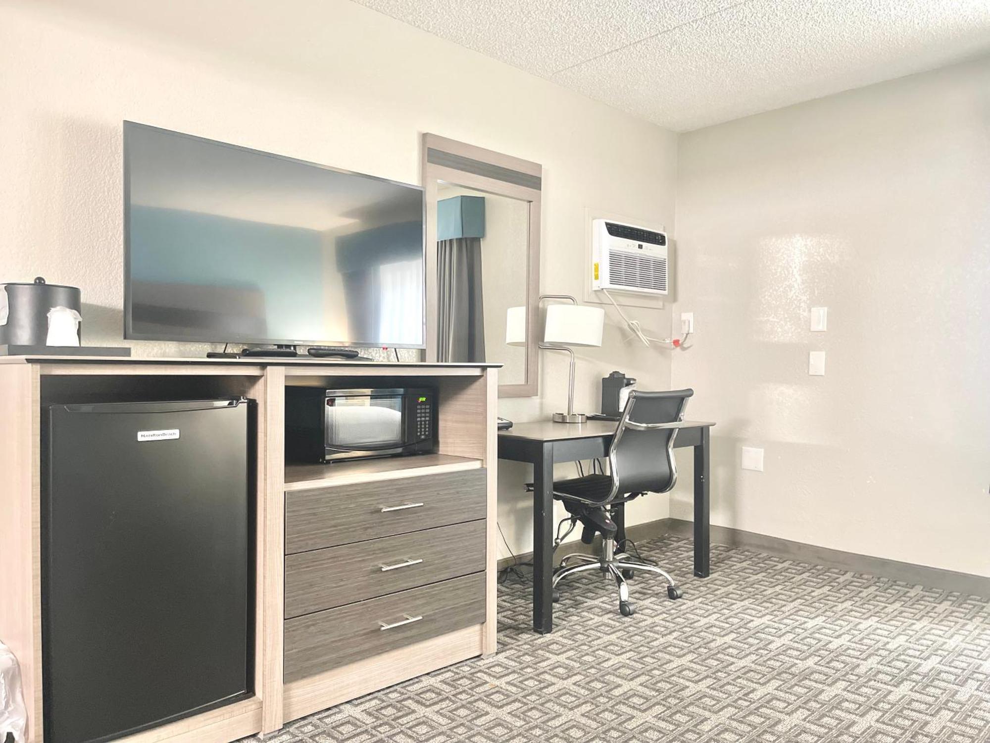Days Inn & Suites By Wyndham Spokane Exteriér fotografie