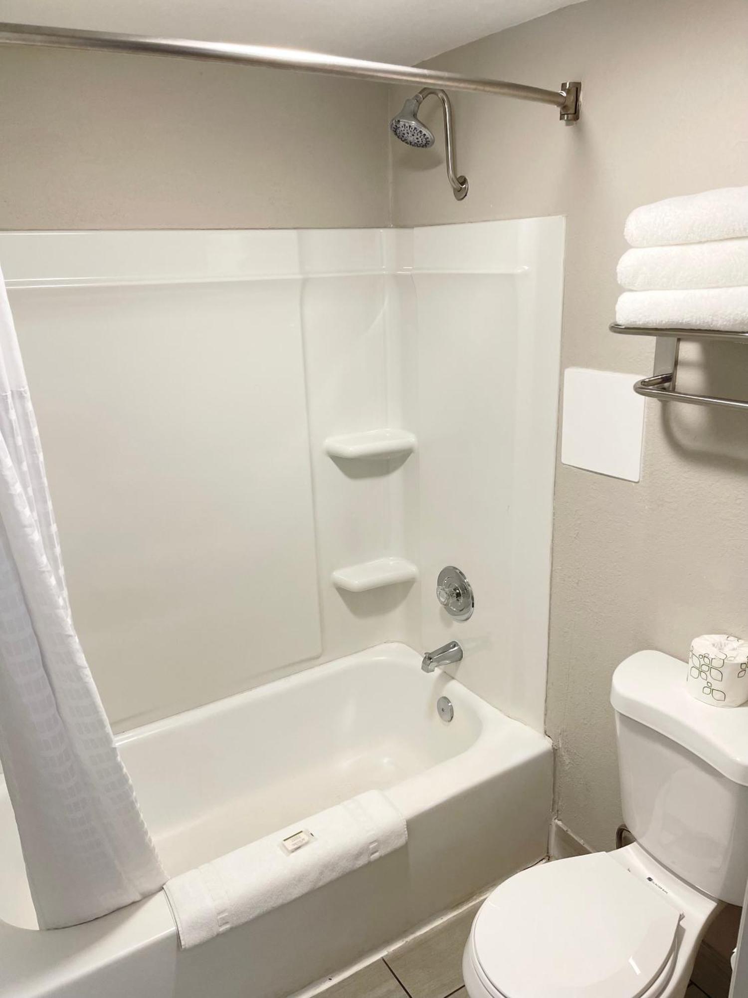 Days Inn & Suites By Wyndham Spokane Exteriér fotografie